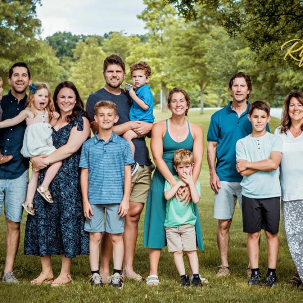 family-photo-1-wm-webc4ea695e-1a23-cb26-f63c-a8d0dcff83af332F24FD-D7A4-C47B-1C5F-1E29452194D4.jpg