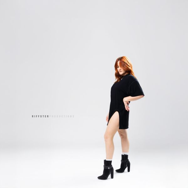 riffster-laura-white8EBA948C-628B-3C32-2FC5-3F519C73CC1A.jpg